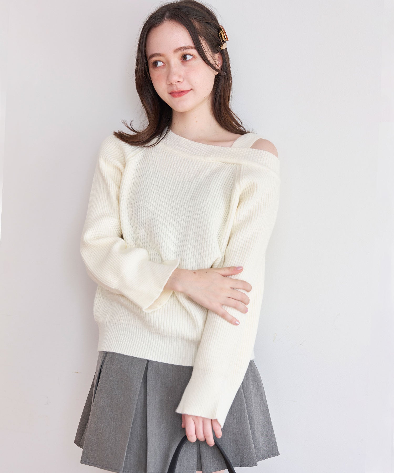 SALE‼【Crea titty&Co.PETIT 】アシンメトリーショルダーニットトップス