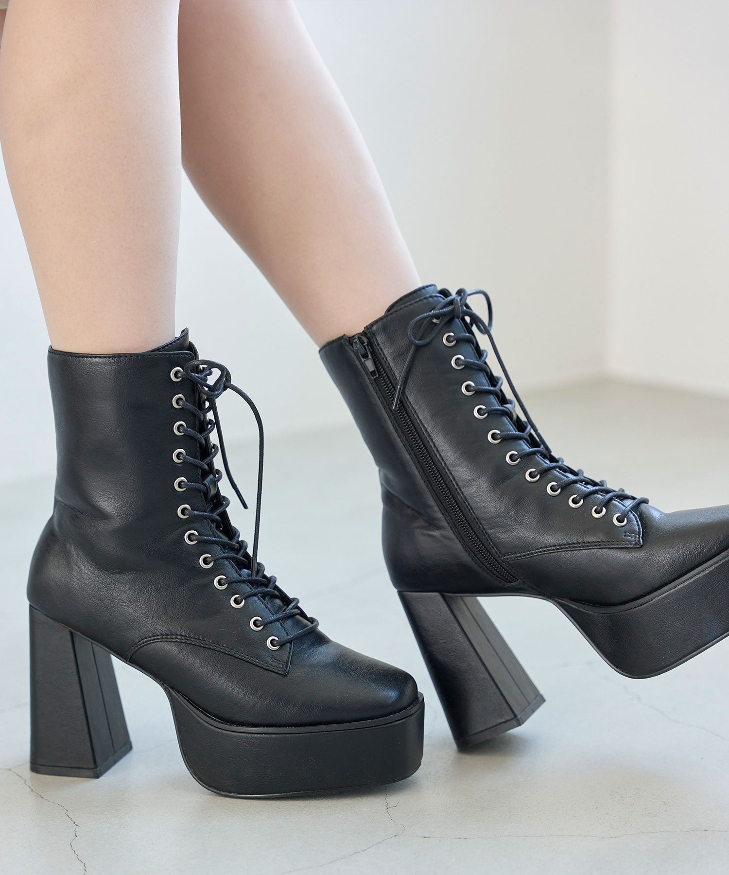 Dollskill レッド ブーツ